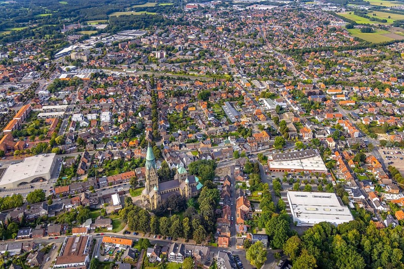 Aerial view, St. Anthony's Basilica Catholic Church in Rheine City in Rheine, Münsterland, North Rhine-Westphalia, Germany, place of worship, DE, Europe, religious community, place of worship, holy place, church, parish, denomination, aerial photograph, aerial photography, aerial photography, religion, religious site, Rheine, overview, bird's-eye view, birds-eyes view, neo-Romanesque church building, overview