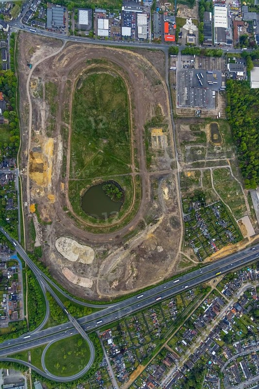 Aerial view of the former trotting track in the Hillerheide district, ISEK project Wohnen am Wasser, district development concept (ISEK) Hillerheide, Hillerheide, Recklinghausen, Ruhr area, North Rhine-Westphalia, Germany, DE, Europe, aerial view, birds-eyes view, aerial photograph, aerial photography, aerial photography, overview, bird's eye view