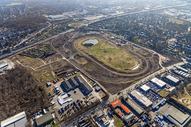 Aerial view, Former racecourse becomes a residential neighbourhood, Project Living by the lake at the trotting track, Hillerheide, Recklinghausen, Ruhr area, North Rhine-Westphalia, Germany, DE, Europe, birds-eyes view, aerial photography, aerial photography, overview, bird's eye view