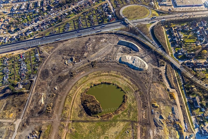 Aerial view, Former racecourse becomes a residential neighbourhood, Project Living by the lake at the trotting track, Hillerheide, Recklinghausen, Ruhr area, North Rhine-Westphalia, Germany, DE, Europe, birds-eyes view, aerial photography, aerial photography, overview, bird's eye view