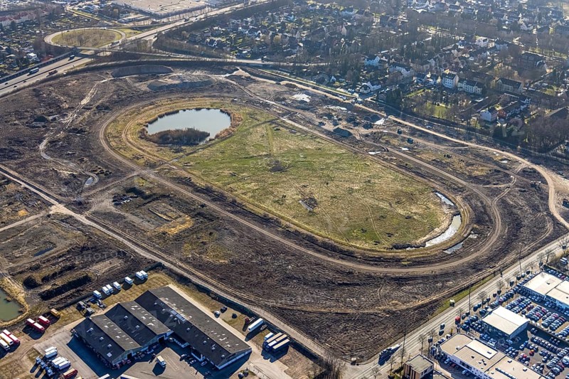 Aerial view, Former racecourse becomes a residential neighbourhood, Project Living by the lake at the trotting track, Hillerheide, Recklinghausen, Ruhr area, North Rhine-Westphalia, Germany, DE, Europe, birds-eyes view, aerial photography, aerial photography, overview, bird's eye view
