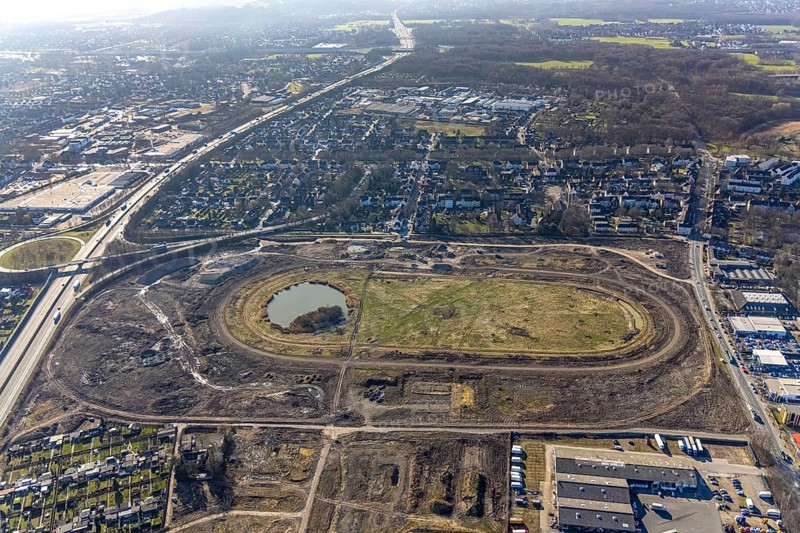 Aerial view, Former racecourse becomes a residential neighbourhood, Project Living by the lake at the trotting track, Hillerheide, Recklinghausen, Ruhr area, North Rhine-Westphalia, Germany, DE, Europe, birds-eyes view, aerial photography, aerial photography, overview, bird's eye view