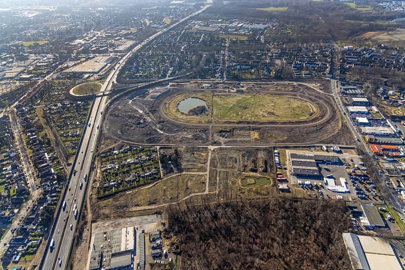 Aerial view, Former racecourse becomes a residential neighbourhood, Project Living by the lake at the trotting track, Hillerheide, Recklinghausen, Ruhr area, North Rhine-Westphalia, Germany, DE, Europe, birds-eyes view, aerial photography, aerial photography, overview, bird's eye view