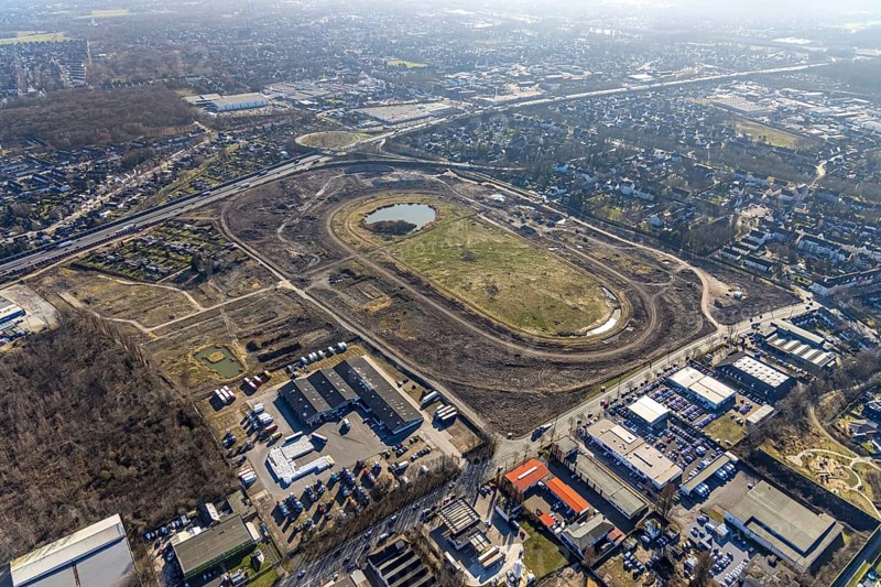 Aerial view, Former racecourse becomes a residential neighbourhood, Project Living by the lake at the trotting track, Hillerheide, Recklinghausen, Ruhr area, North Rhine-Westphalia, Germany, DE, Europe, birds-eyes view, aerial photography, aerial photography, overview, bird's eye view