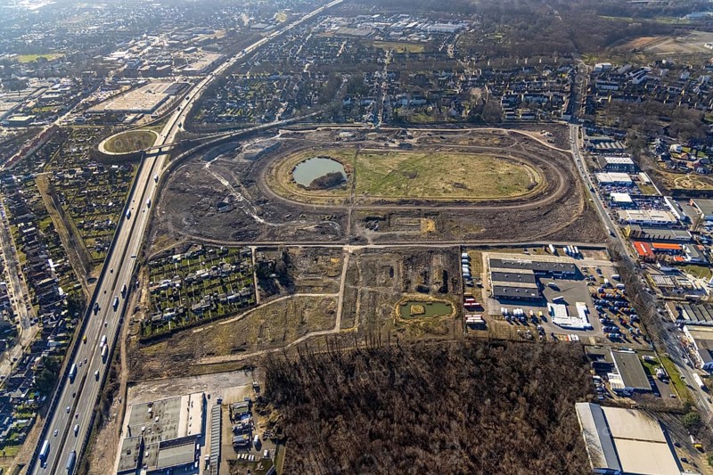 Aerial view, Former racecourse becomes a residential neighbourhood, Project Living by the lake at the trotting track, Hillerheide, Recklinghausen, Ruhr area, North Rhine-Westphalia, Germany, DE, Europe, birds-eyes view, aerial photography, aerial photography, overview, bird's eye view