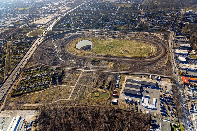 Aerial view, Former racecourse becomes a residential neighbourhood, Project Living by the lake at the trotting track, Hillerheide, Recklinghausen, Ruhr area, North Rhine-Westphalia, Germany, DE, Europe, birds-eyes view, aerial photography, aerial photography, overview, bird's eye view