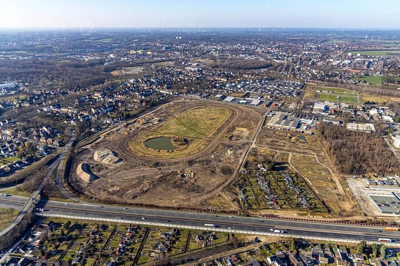 Aerial view, Former racecourse becomes a residential neighbourhood, Project Living by the lake at the trotting track, Hillerheide, Recklinghausen, Ruhr area, North Rhine-Westphalia, Germany, DE, Europe, birds-eyes view, aerial photography, aerial photography, overview, bird's eye view