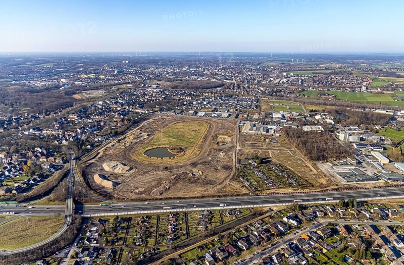Aerial view, Former racecourse becomes a residential neighbourhood, Project Living by the lake at the trotting track, Hillerheide, Recklinghausen, Ruhr area, North Rhine-Westphalia, Germany, DE, Europe, birds-eyes view, aerial photography, aerial photography, overview, bird's eye view
