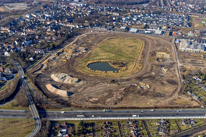 Aerial view, Former racecourse becomes a residential neighbourhood, Project Living by the lake at the trotting track, Hillerheide, Recklinghausen, Ruhr area, North Rhine-Westphalia, Germany, DE, Europe, birds-eyes view, aerial photography, aerial photography, overview, bird's eye view