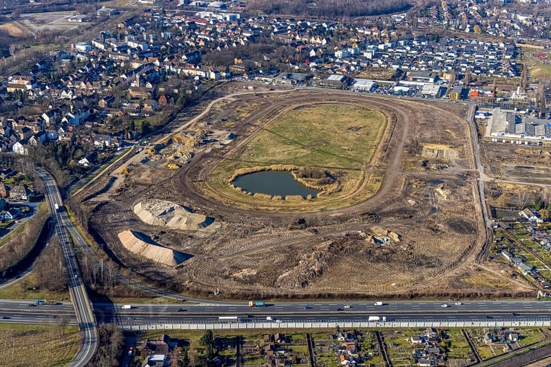 Aerial view, Former racecourse becomes a residential neighbourhood, Project Living by the lake at the trotting track, Hillerheide, Recklinghausen, Ruhr area, North Rhine-Westphalia, Germany, DE, Europe, birds-eyes view, aerial photography, aerial photography, overview, bird's eye view