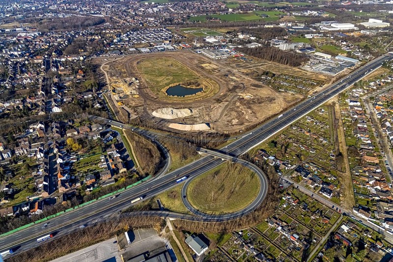 Aerial view, Former racecourse becomes a residential neighbourhood, Project Living by the lake at the trotting track, Hillerheide, Recklinghausen, Ruhr area, North Rhine-Westphalia, Germany, DE, Europe, birds-eyes view, aerial photography, aerial photography, overview, bird's eye view