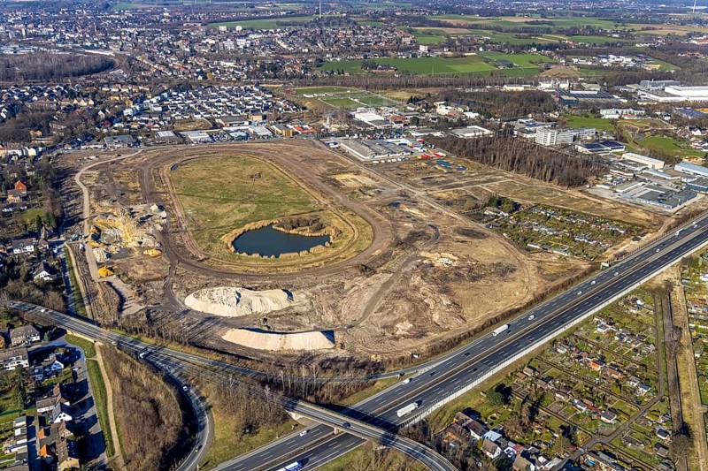 Aerial view, Former racecourse becomes a residential neighbourhood, Project Living by the lake at the trotting track, Hillerheide, Recklinghausen, Ruhr area, North Rhine-Westphalia, Germany, DE, Europe, birds-eyes view, aerial photography, aerial photography, overview, bird's eye view