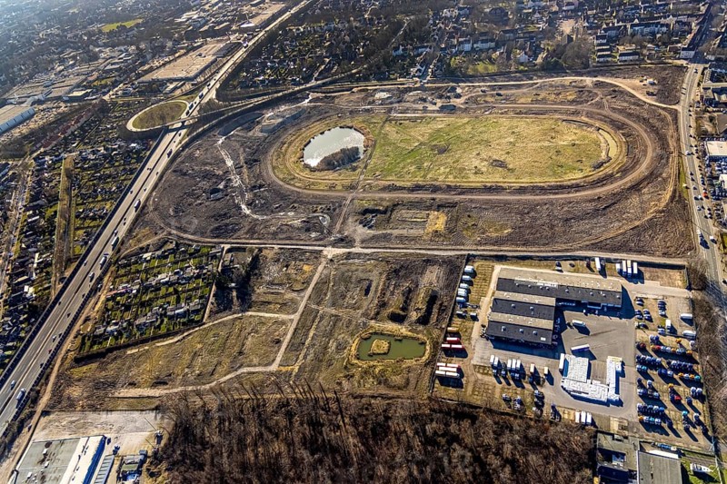 Aerial view, Former racecourse becomes a residential neighbourhood, Project Living by the lake at the trotting track, Hillerheide, Recklinghausen, Ruhr area, North Rhine-Westphalia, Germany, DE, Europe, birds-eyes view, aerial photography, aerial photography, overview, bird's eye view