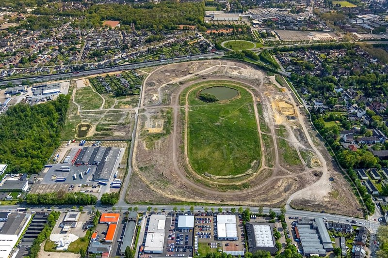 Aerial view of the former trotting track in the Hillerheide district, ISEK project Wohnen am Wasser, district development concept (ISEK) Hillerheide, Hillerheide, Recklinghausen, Ruhr area, North Rhine-Westphalia, Germany, DE, Europe, aerial view, birds-eyes view, aerial photograph, aerial photography, aerial photography, overview, bird's eye view