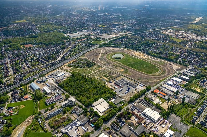 Aerial view of the former trotting track in the Hillerheide district, ISEK project Wohnen am Wasser, district development concept (ISEK) Hillerheide, Hillerheide, Recklinghausen, Ruhr area, North Rhine-Westphalia, Germany, DE, Europe, aerial view, birds-eyes view, aerial photograph, aerial photography, aerial photography, overview, bird's eye view