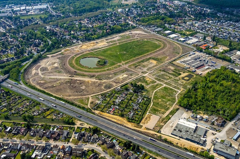 Aerial view of the former trotting track in the Hillerheide district, ISEK project Wohnen am Wasser, district development concept (ISEK) Hillerheide, Hillerheide, Recklinghausen, Ruhr area, North Rhine-Westphalia, Germany, DE, Europe, aerial view, birds-eyes view, aerial photograph, aerial photography, aerial photography, overview, bird's eye view