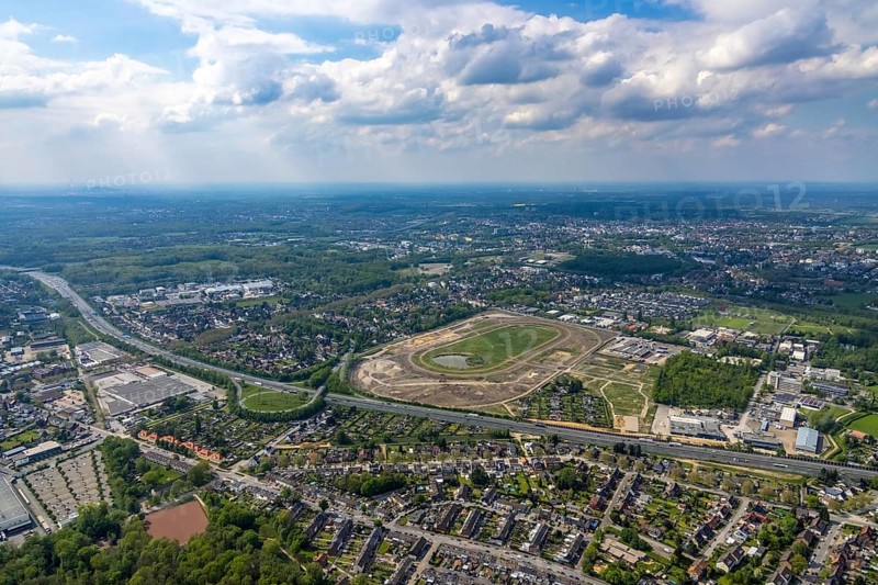 Aerial view of the former trotting track in the Hillerheide district, ISEK project Wohnen am Wasser, district development concept (ISEK) Hillerheide, Hillerheide, Recklinghausen, Ruhr area, North Rhine-Westphalia, Germany, DE, Europe, aerial view, birds-eyes view, aerial photograph, aerial photography, aerial photography, overview, bird's eye view