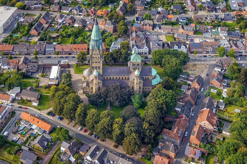 Aerial view, St. Anthony's Basilica Catholic Church in Rheine City in Rheine, Münsterland, North Rhine-Westphalia, Germany, place of worship, DE, Europe, religious community, place of worship, holy place, church, parish, denomination, aerial photograph, aerial photography, aerial photography, religion, religious site, Rheine, overview, bird's-eye view, birds-eyes view, neo-Romanesque church building, overview