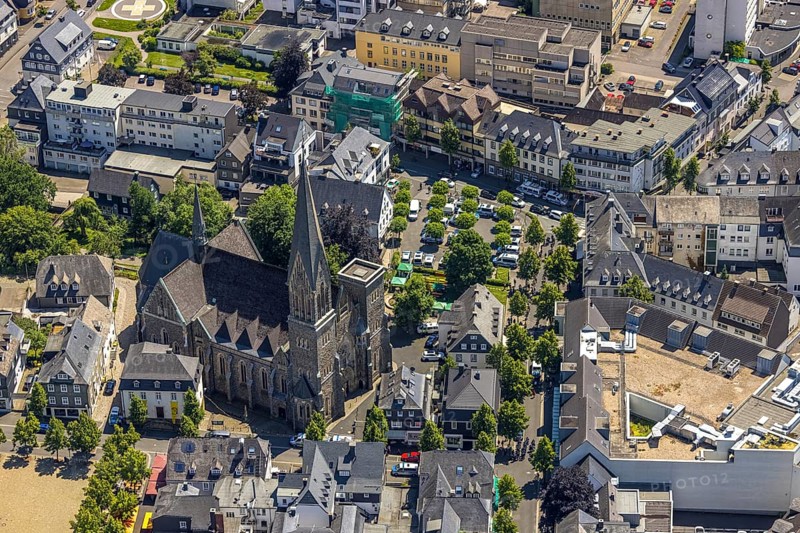 Aerial view, St. Martin's Church, police operation at Kurkölner Platz, Olpe town, Olpe, Sauerland, North Rhine-Westphalia, Germany, place of worship, supervision, eye of the law, DE, Europe, religious community, place of worship, holy place, church, parish, denomination, aerial view, aerial photography, aerial photography, market, marketplace, law enforcement officer, parish church, police, religion, religious site, state power, tower, overview, bird's-eye view, overview