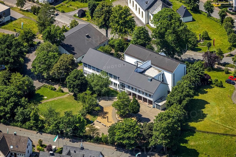 Aerial photo, catholic primary school Franz-Hitze-Schule, Rhode, Olpe, Sauerland, North Rhine-Westphalia, Germany, education, educational institution, DE, Europe, primary school, teaching institute, aerial photo, aerial photography, aerial photography, school, overview, bird's-eye view, overview