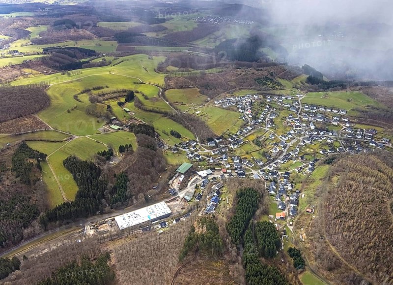 Aerial view, local view, sawmill Schrage new construction of a factory hall after a large conveyor belt, Neuenkleusheim, Olpe, Sauerland, district Olpe, North Rhine-Westphalia, Germany, DE, Europe, aerial view, aerial photography, aerial photography, overview, bird's-eye view, overview