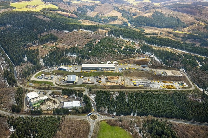 Aerial view, recycling centre Olpe, Hufnagel Service, Oberveischede, Olpe, Sauerland, Kreis Olpe, North Rhine-Westphalia, Germany, DE, waste disposal company, Europe, commercial enterprises, commercial area, commercial site, commercial use, industrial area, industrial site, roundabout, roundabout, aerial photograph, aerial photography, aerial photography, overview, bird's-eye view, forest, forest area, birds-eyes view, overview