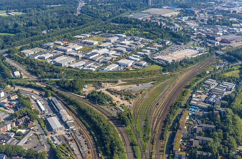 Aerial view, building plot in the Gleisdreieck near Oberhausen main station and Max-Planck-Ring industrial estate, Marienviertel, Oberhausen, Ruhr area, North Rhine-Westphalia, Germany, construction area, building site, building plots, brownfield site, DE, Europe, commercial enterprises, commercial area, industrial estate, commercial park, commercial site, commercial use, industrial area, industrial building, industrial site, aerial photograph, aerial photography, aerial photography, overview, bird's eye view, birds-eyes view, overview