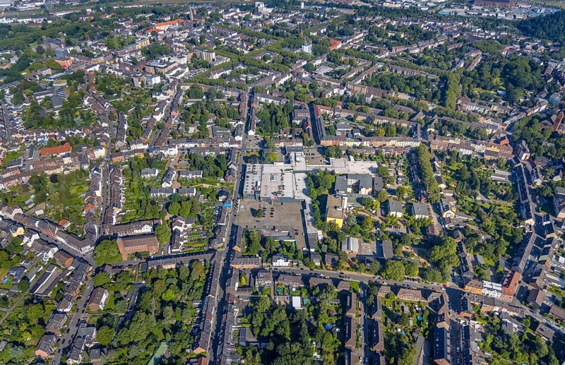 Aerial view, The Schladviertel with the furniture store XXXLutz Rück Oberhausen Straßburger Straße in the district Schlad in Oberhausen, Ruhr area, North Rhine-Westphalia, Germany, DE, Europe, commercial enterprises, commercial area, commercial location, commercial use, industrial area, industrial location, aerial view, aerial photography, aerial photography, aerial photography, Oberhausen, overview, bird's eye view, birds-eyes view, overview