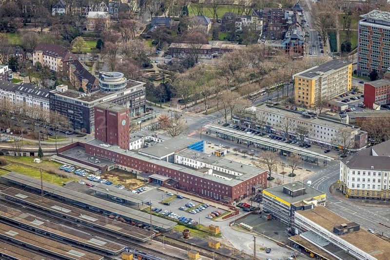 Aerial view, Oberhausen main station, reception building, city centre, Oberhausen, Ruhr area, North Rhine-Westphalia, Germany, railway tracks, railway station, bus station, bus stop, DE, Deutsche Bahn AG, Europe, main station, central station, aerial view, aerial photography, aerial photography, overview, bird's eye view, ZOB, train traffic, birds-eyes view, overview