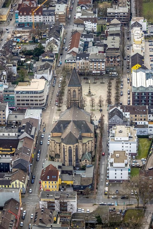 Aerial view, Catholic Church at Altmarkt, city centre, Oberhausen, Ruhr area, North Rhine-Westphalia, Germany, Altmarkt Oberhausen, place of worship, DE, Europe, religious community, place of worship, holy place, church, parish, denomination, aerial view, aerial photography, aerial photography, market place, religion, religious site, overview, bird's-eye view, birds-eyes view, overview