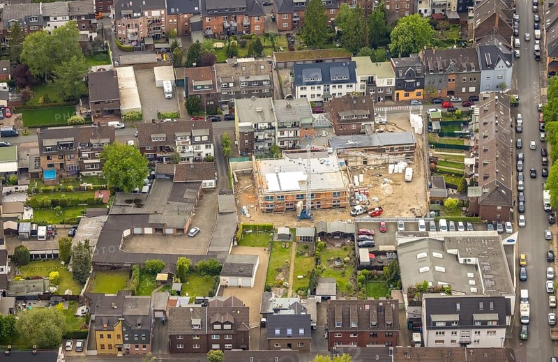 Aerial view, construction site and new building day care centre Karlstraße, Tackenberg West, Oberhausen, Ruhr area, North Rhine-Westphalia, Germany, construction work, construction area, construction site, building plots, construction measure, construction project, construction site, DE, Europe, kindergarten, day nursery, day care centre, day care centre, aerial photograph, aerial photography, aerial photography, new building, overview, bird's-eye view, overview