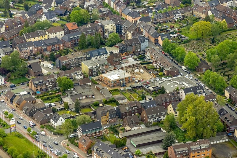 Aerial view, construction site and new building day care centre Karlstraße, Tackenberg West, Oberhausen, Ruhr area, North Rhine-Westphalia, Germany, construction work, construction area, construction site, building plots, construction measure, construction project, construction site, DE, Europe, kindergarten, day nursery, day care centre, day care centre, aerial photograph, aerial photography, aerial photography, new building, overview, bird's-eye view, overview