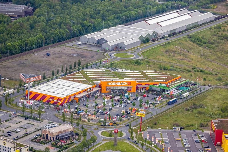 Aerial view, Centro Oberhausen, Hornbach Baumarkt, Borbeck, Oberhausen, Ruhr area, North Rhine-Westphalia, Germany, DE, shopping centre, shopping mall, Europe, leisure centre, aerial view, aerial photography, aerial photography, Neue Mitte, shopping centre, overview, bird's-eye view, overview
