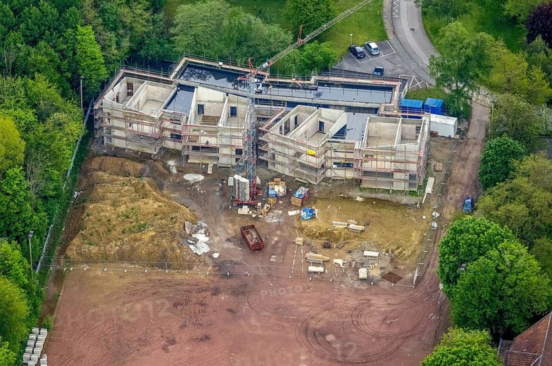 Aerial view, construction site and new building day care centre Drei Knappen on the former sports field Knappenmarkt, Bermensfeld, Oberhausen, Ruhr area, North Rhine-Westphalia, Germany, construction work, construction area, construction site, building plots, construction project, construction site, DE, Europe, high-rise buildings, kindergarten, day nursery, day care centre, day care centre, aerial photograph, aerial photography, aerial photography, new building, overview, bird's eye view, birds-eyes view, overview