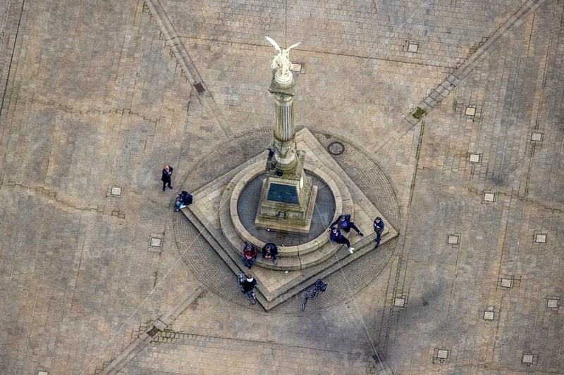 Aerial view, Altmarkt with Victory Column and Angel of Peace in the city centre, Oberhausen, Ruhr area, North Rhine-Westphalia, Germany, DE, Europe, aerial view, aerial photography, aerial photography, sight, statue, column, overview, bird's-eye view, historical sight, overview