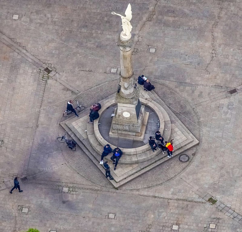 Aerial view, Altmarkt with Victory Column and Angel of Peace in the city centre, Oberhausen, Ruhr area, North Rhine-Westphalia, Germany, DE, Europe, aerial view, aerial photography, aerial photography, sight, statue, column, overview, bird's-eye view, historical sight, overview