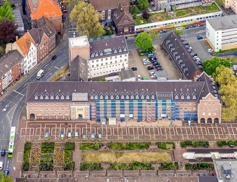 Aerial photo, Friedensplatz Oberhausen, police station Alt-Oberhausen, house facade renovation, city centre, Oberhausen, Ruhr area, North Rhine-Westphalia, Germany, DE, Europe, aerial photography, aerial photography, law enforcement, police, police station, police station, renovation, renovation, state power, state power, overview, bird's-eye view, birds-eyes view, overview