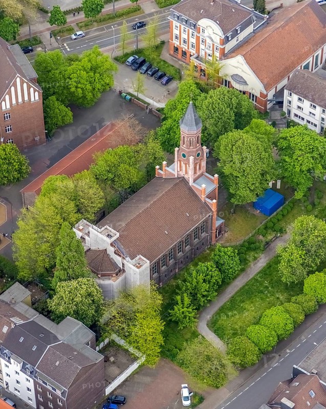 Aerial view, renovation at Christuskirche Alt-Oberhausen, city centre, Oberhausen, Ruhr area, North Rhine-Westphalia, Germany, place of worship, construction site, DE, Europe, religious community, place of worship, holy place, church, church community, denomination, aerial view, aerial photography, aerial photography, religion, religious site, renovation, redevelopment, overview, bird's-eye view, birds-eyes view, overview