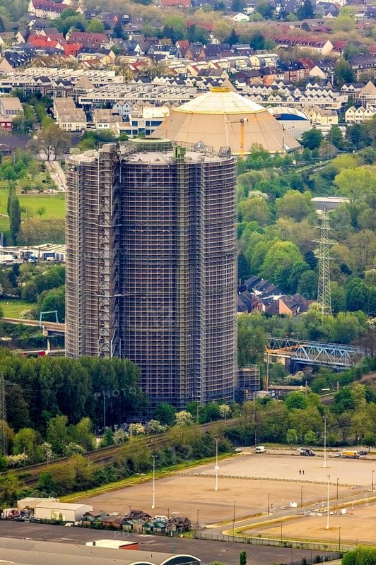Aerial view, gasometer venue, Borbeck, Oberhausen, Ruhr area, North Rhine-Westphalia, Germany, exhibitions, DE, Europe, culture, art, aerial view, aerial photography, aerial photography, Neue Mitte, panoramic view, decommissioned gas holder, overview, events, venue, bird's-eye view, birds-eyes view, former gas holder, cultural use, overview