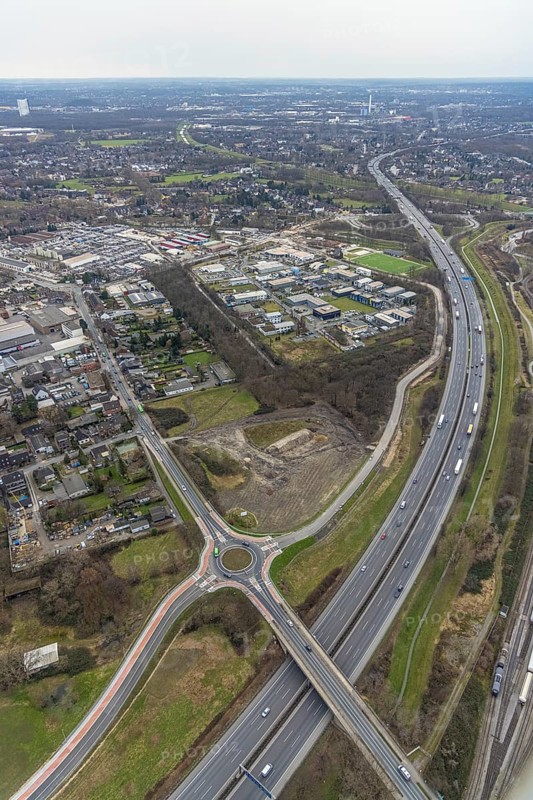 Aerial view, roundabout Weißensteinstraße at the motorway A3, Schwarze Heide, Oberhausen, Ruhr area, North Rhine-Westphalia, Germany, DE, Europe, roundabout, roundabout, aerial view, aerial photography, aerial photography, road traffic, overview, bird's-eye view, overview