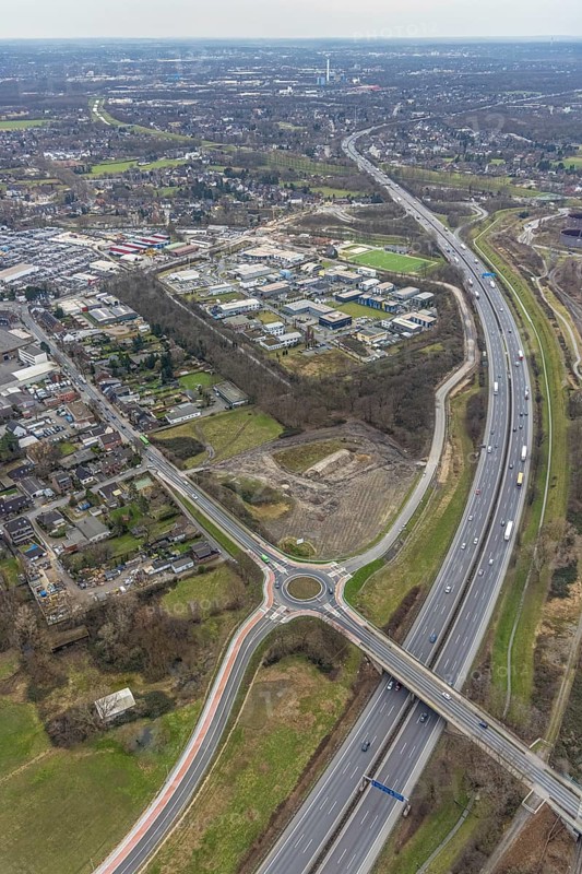 Aerial view, roundabout Weißensteinstraße at the motorway A3, Schwarze Heide, Oberhausen, Ruhr area, North Rhine-Westphalia, Germany, DE, Europe, roundabout, roundabout, aerial view, aerial photography, aerial photography, road traffic, overview, bird's-eye view, overview