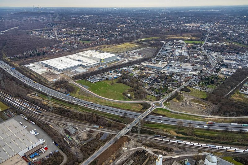 Aerial view, roundabout Weißensteinstraße on the A3, Edeka central warehouse Oberhausen, Schwarze Heide, Oberhausen, Ruhr area, North Rhine-Westphalia, Germany, DE, Europe, freight traffic, roundabout, roundabout, logistics, logistics service, logistics service provider, logistics centre, aerial view, aerial photography, aerial photography, road traffic, overview, bird's eye view, Waldteichstraße, birds-eyes view, overview