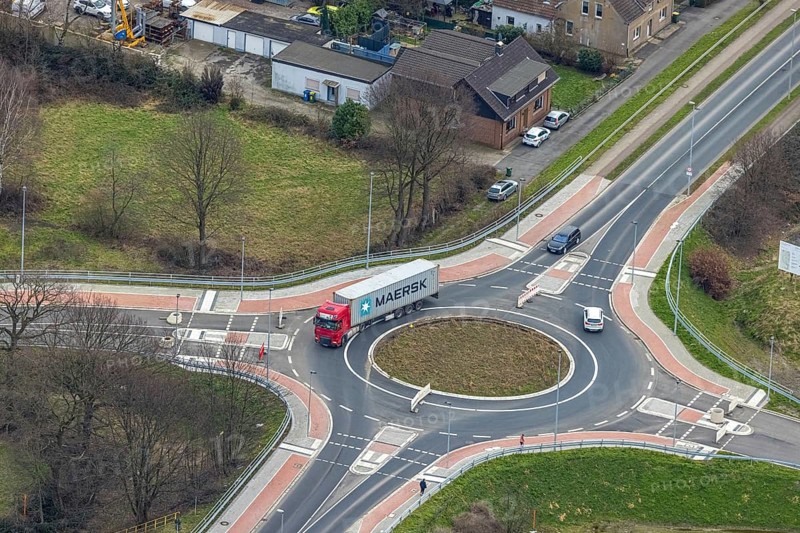 Aerial view, roundabout Weißensteinstraße at the motorway A3, Schwarze Heide, Oberhausen, Ruhr area, North Rhine-Westphalia, Germany, DE, Europe, roundabout, roundabout, aerial view, aerial photography, aerial photography, road traffic, overview, bird's-eye view, overview