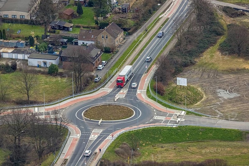 Aerial view, roundabout Weißensteinstraße at the motorway A3, Schwarze Heide, Oberhausen, Ruhr area, North Rhine-Westphalia, Germany, DE, Europe, roundabout, roundabout, aerial view, aerial photography, aerial photography, road traffic, overview, bird's-eye view, overview