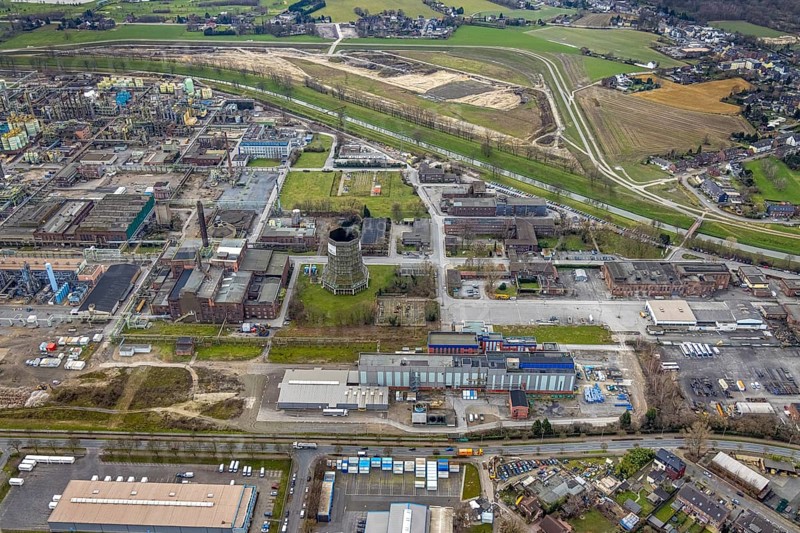 Aerial view, OQ Chemicals Werk Ruhrchemie, chemical plant, Holten, Oberhausen, Ruhr area, North Rhine-Westphalia, Germany, DE, Europe, distant view, commercial enterprises, commercial area, commercial park, commercial location, commercial use, industrial area, industrial building, industrial location, aerial photograph, aerial photography, aerial photography, Otto-Roelen-Straße, Polimeri Europa chemical plant, overview, Versalis, bird's-eye view, birds-eyes view, formerly Oxea, overview