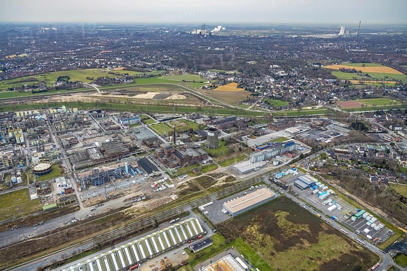 Aerial view, OQ Chemicals Werk Ruhrchemie, formerly OXEA, chemical plant, Holten, Oberhausen, Ruhr area, North Rhine-Westphalia, Germany, DE, Europe, distant view, commercial enterprises, commercial area, commercial park, commercial site, commercial use, industrial area, industrial building, industrial site, aerial photograph, aerial photography, aerial photography, Otto-Roelen-Straße, Polimeri Europa chemical plant, overview, Versalis, bird's-eye view, birds-eyes view, formerly Oxea, overview