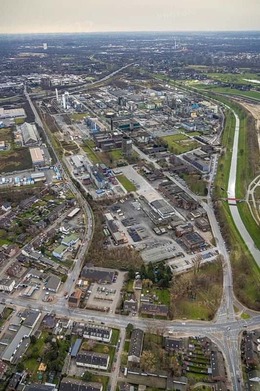 Aerial view, OQ Chemicals Werk Ruhrchemie, formerly OXEA, chemical plant, Holten, Oberhausen, Ruhr area, North Rhine-Westphalia, Germany, DE, Europe, distant view, commercial enterprises, commercial area, commercial park, commercial site, commercial use, industrial area, industrial building, industrial site, aerial photograph, aerial photography, aerial photography, Otto-Roelen-Straße, Polimeri Europa chemical plant, overview, Versalis, bird's-eye view, birds-eyes view, formerly Oxea, overview