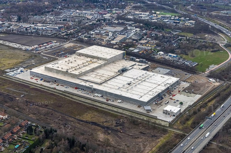 Aerial photo, Edeka central warehouse Oberhausen, Schwarze Heide, Oberhausen, Ruhr area, North Rhine-Westphalia, Germany, DE, Europe, freight transport, logistics, logistics service, logistics service provider, logistics centre, aerial photo, aerial photography, aerial photography, overview, bird's-eye view, Waldteichstraße, birds-eyes view, overview