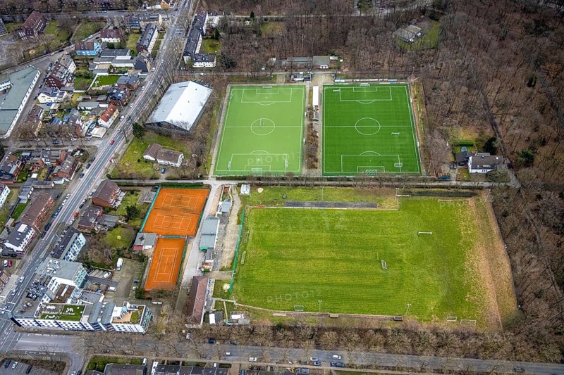 Aerial view, Hans-Wagner-Sportanlage, Arnold-German-Stadion, Wolfgang-Hoffmann-Platz, football pitch and tennis courts, Rothebusch, Oberhausen, Ruhr area, North Rhine-Westphalia, Germany, DE, Europe, football pitch, football stadium, football club, aerial view, aerial photography, aerial photography, sports, sports facilities, sports field, sports facility, stadium, tennis, tennis facility, tennis courts, overview, bird's-eye view, overview