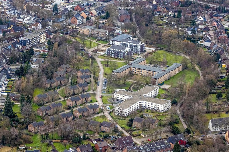 Aerial view, ASO Altenpflegeeinrichtungen, Häuslicher Pflegedienst Der Elly-Heuss-Knapp-Stiftung, ASO Haus Bronkhorstfeld, Elly-Heuss-Knapp-Quartier, Tackenberg West, Oberhausen, Ruhr area, North Rhine-Westphalia, Germany, care and nursing, DE, Elly-Heuss-Knapp-Straße, Europe, property tax, real estate, aerial view, aerial photography, aerial photography, care service, care facility, care home, overview, bird's-eye view, residential estate, living and living, residential area, residential buildings, residential neighbourhood, housing estate, birds-eyes view, overview